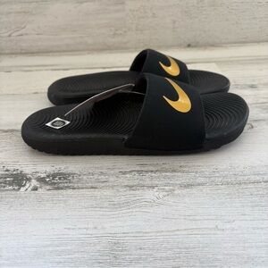 Nike Size 3Y Boys Kawa Slides In Black, Gold Swoosh NWT